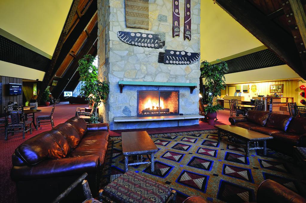 Hueston Woods Lodge And Conference Center College Corner Exterior photo
