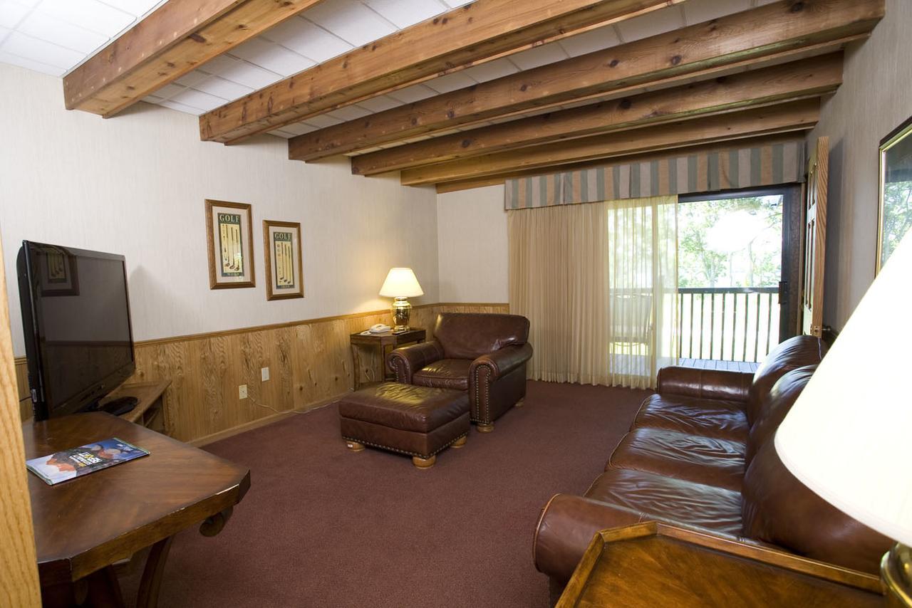 Hueston Woods Lodge And Conference Center College Corner Exterior photo